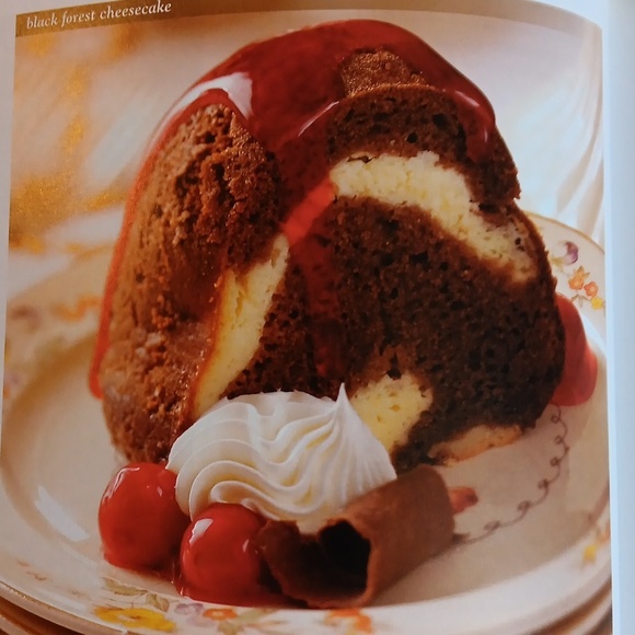 Desserts Hardcover Cookbook With 165 Recipes, Cakes Cookies Sweets Treats - Picture 14 of 14